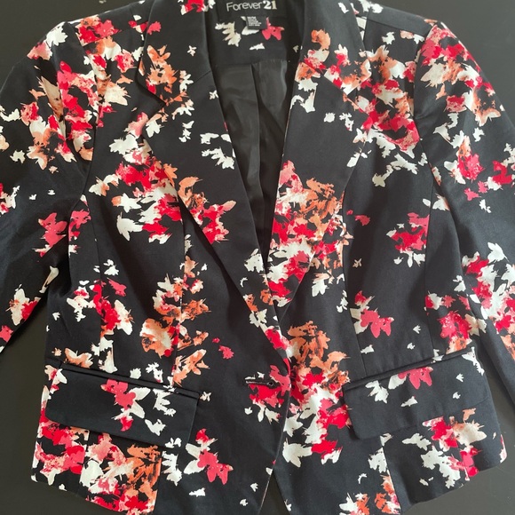 Forver 21 Floral Blazer - Picture 6 of 7